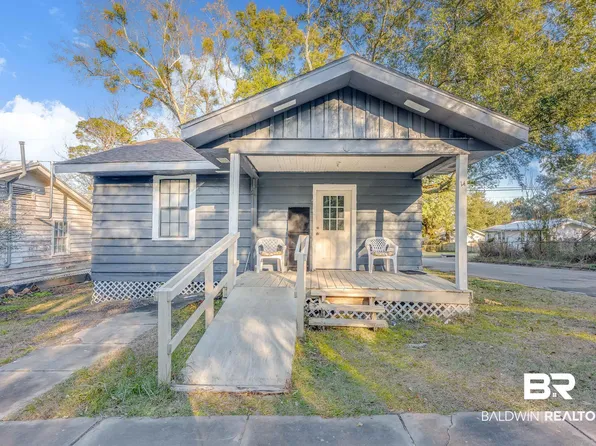 14 Southern St, Chickasaw, AL 36611