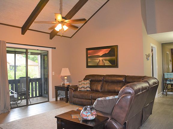 3rd image of 9042 York Ln #16E