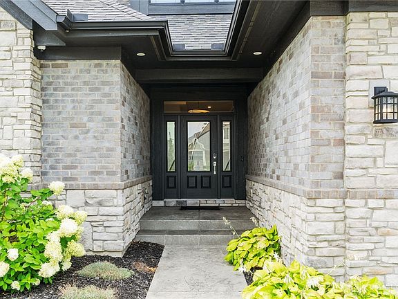 4th image of 1391 Highland Ln S