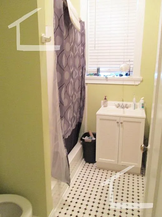 6 bed, 2100 sqft, $10,200 — Photo 3