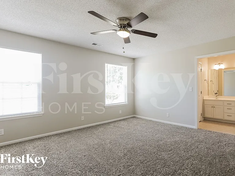 724 Bristol Dr — Photo 10
