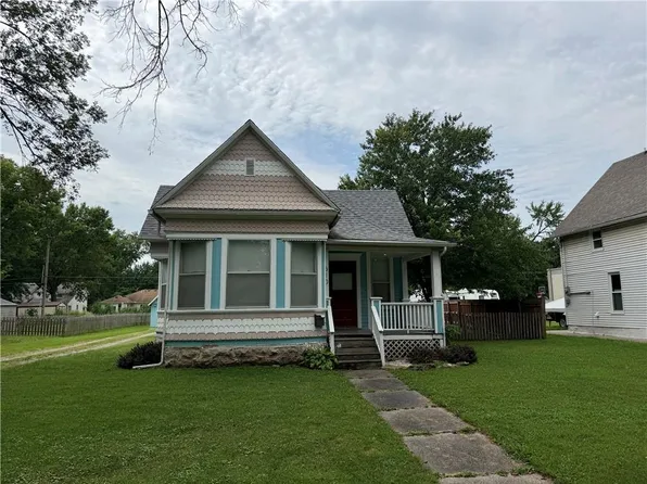 610 S Maple St, Ottawa, KS 66067