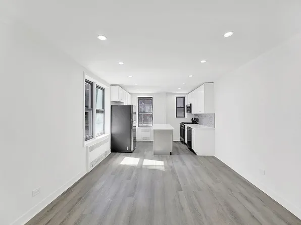 61 Oliver St APT 1T, Brooklyn, NY 11209