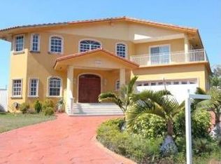 10485 NW 130th St, Hialeah Gardens, FL 33018