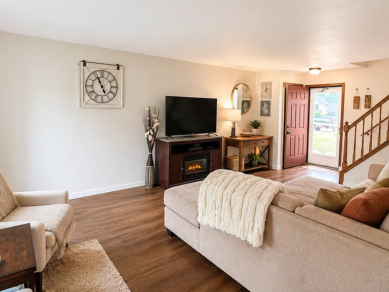 2942 W Hiawatha Dr — Photo 3
