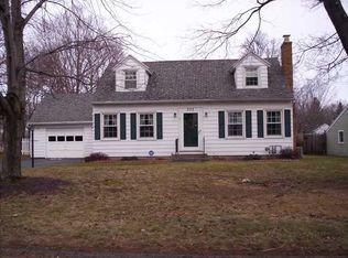 252 Hedgegarth Dr, Rochester, NY 14617