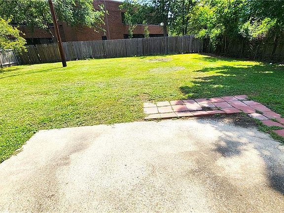 2nd image of 645 Ridgewood Dr