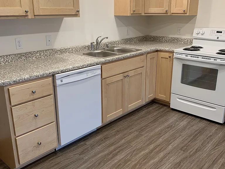 1830 Huntington Park Dr — Photo 3