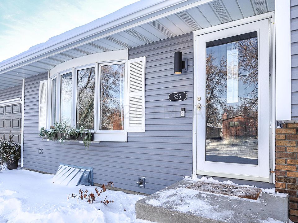 1st image of 825 6th Ave E