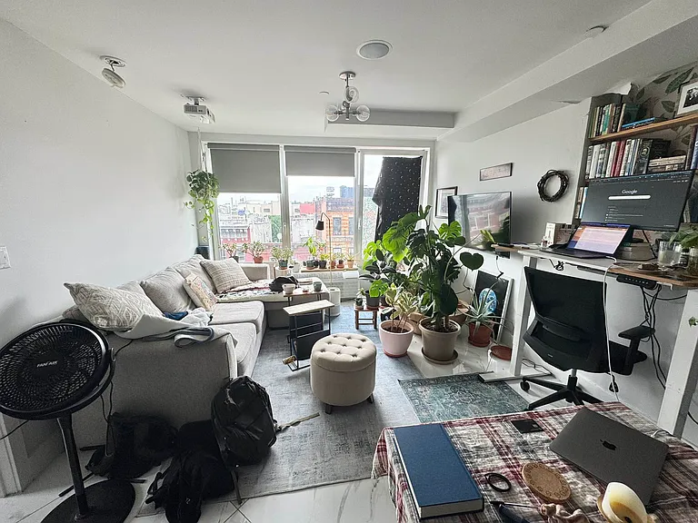 977 Manhattan Ave #6A — Photo 1