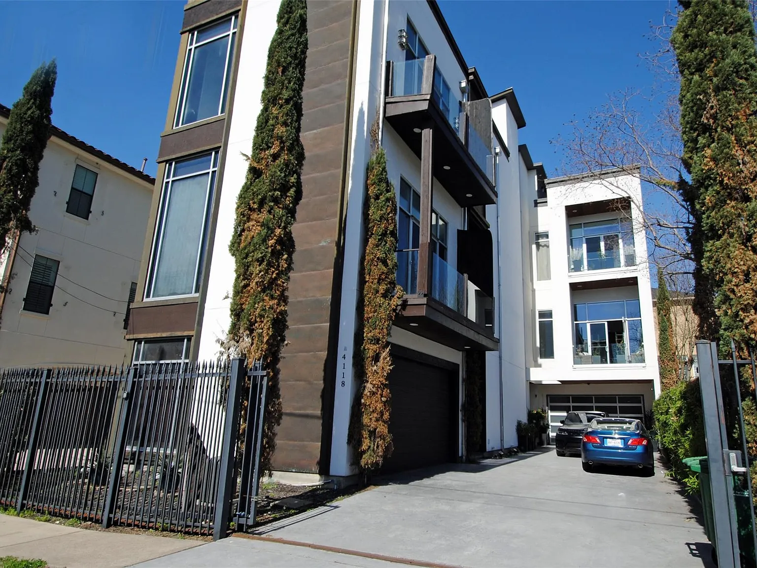 3 bed, 5.0 bath, 3222 sqft, $6,000 — Photo 3