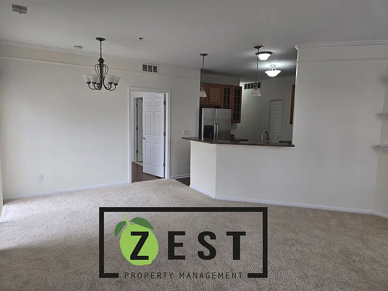 2268 Arcadia Dr — Photo 4