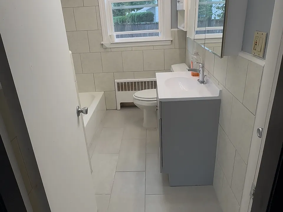 16 Boundary Ave #1