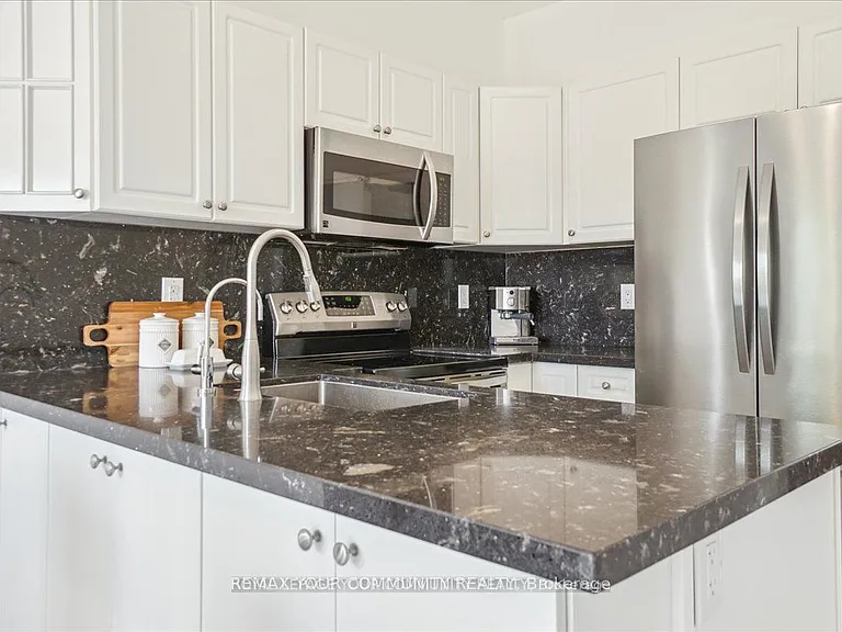 2172 Dawson Cres — Photo 15