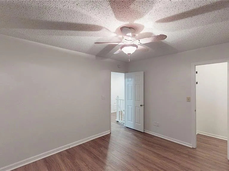 4507 Sir Johns Ln — Photo 15