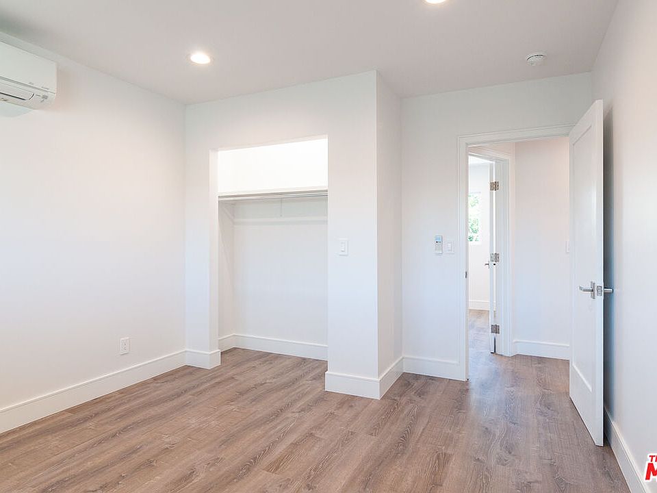 1st image of 1310 W Valencia Dr #13101306-5