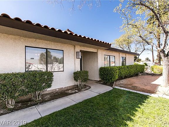 Welcome home! Private entrance.