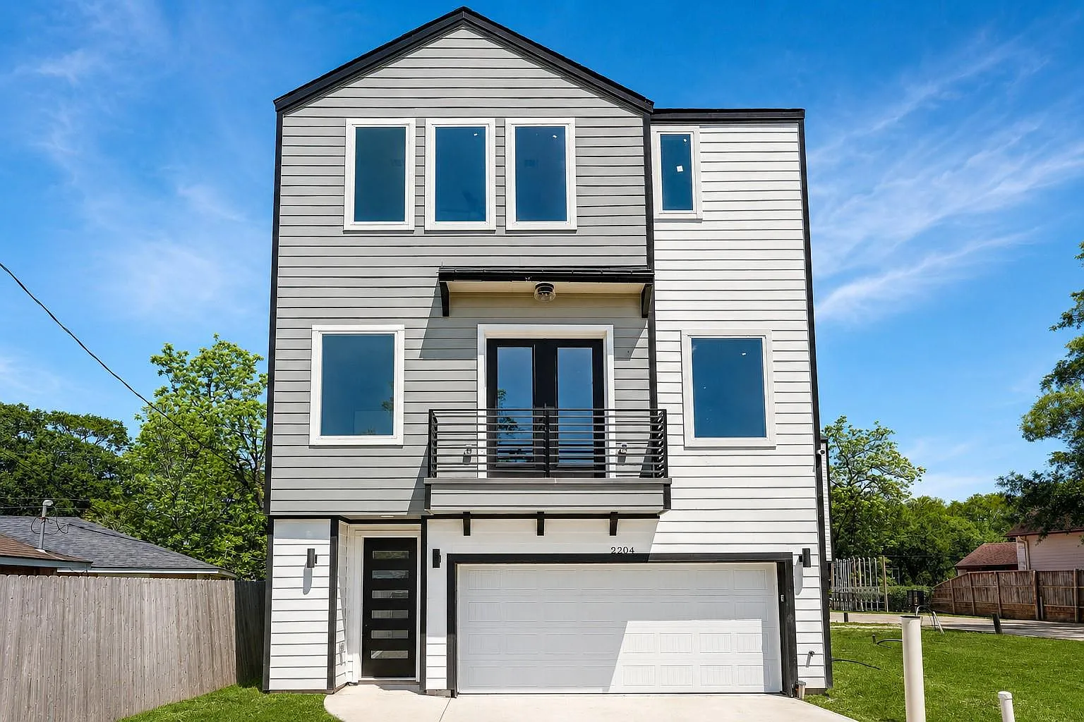 3 bed, 3.5 bath, 2265 sqft, $2,950 — Photo 1
