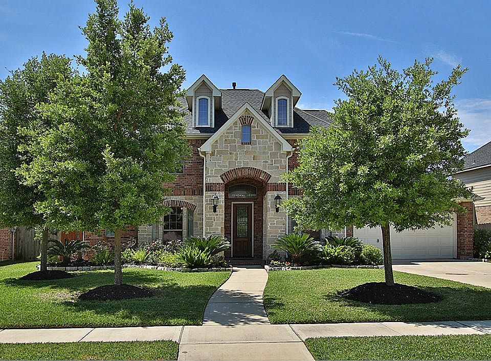 1st image of 28423 Blue Holly Ln