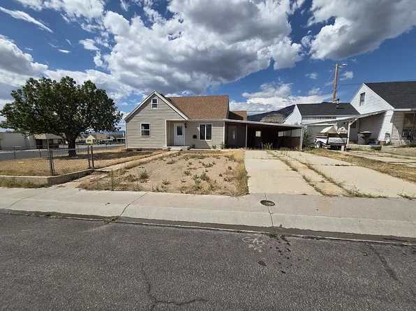 319 Carson Ave, East Carbon, UT 84520