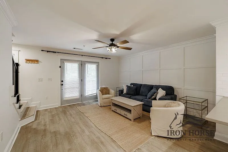 3 bed, 3.0 bath, 1406 sqft, $1,850 — Photo 3