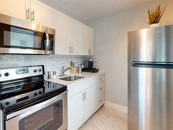 2nd image of 508 Hendricks Isle APT 10