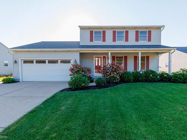 125 Queen Anne Cir, Elyria, OH 44035