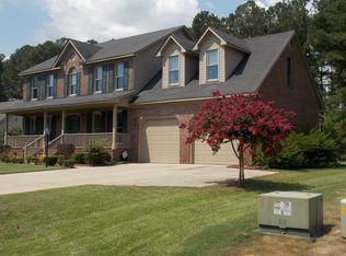 935 Stone Cross Dr, Spring Lake, NC 28390