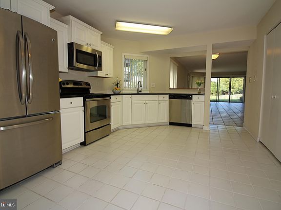 2nd image of 2106 Chesapeake Harbour Dr #2TLL