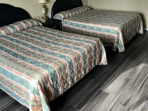 135 W Main St #0, Lake Geneva, WI 53147