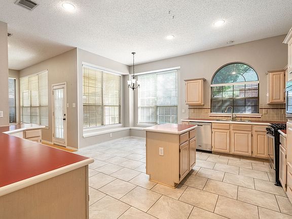 4th image of 3113 Candide Ln
