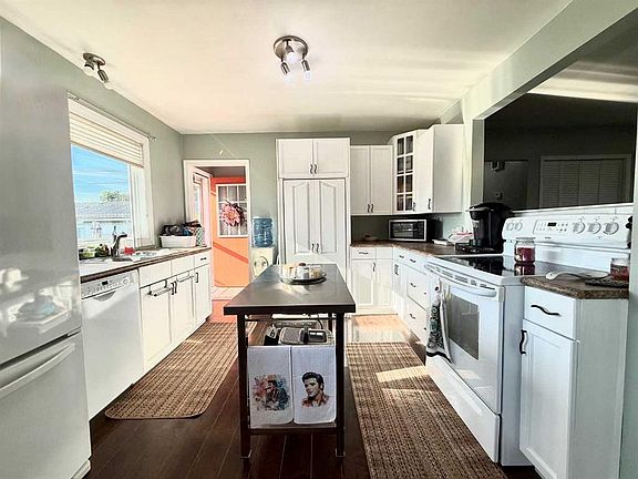 4th image of 4704 E 53rd St