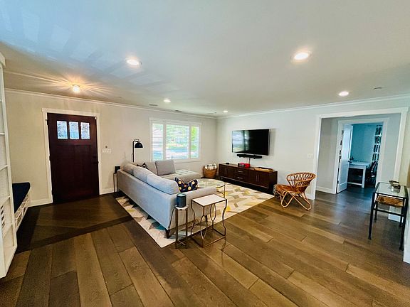 4th image of 462 E McKinley Ave