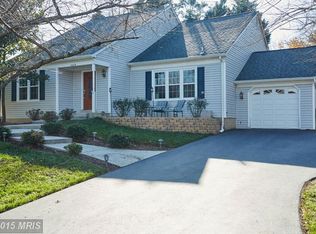 15219 Bicentennial Ct, Chantilly, VA 20151