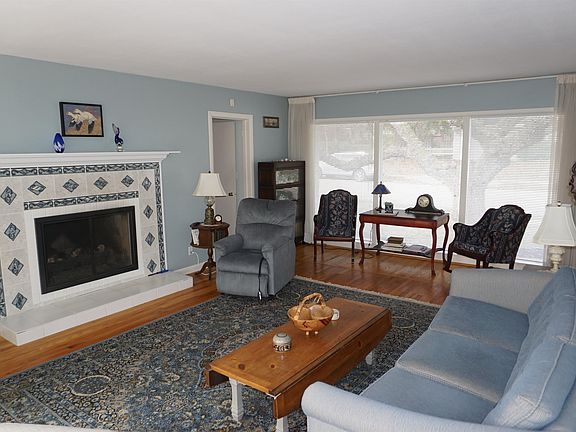 2nd image of 2619 Hickory Lawn Dr