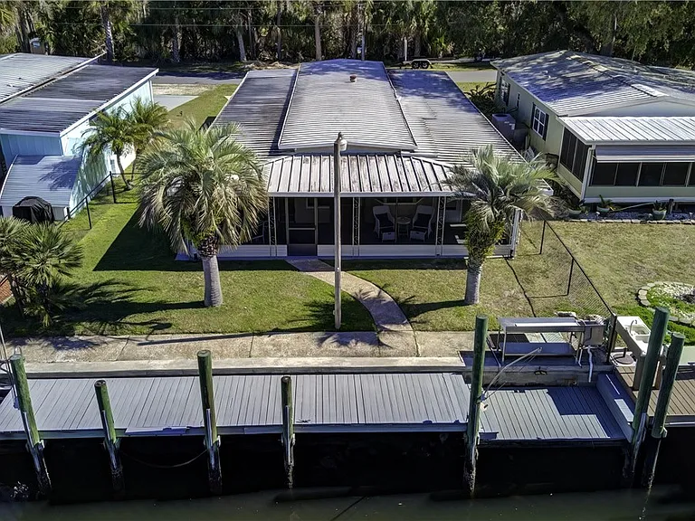 2676 N Comanche Point — Photo 2