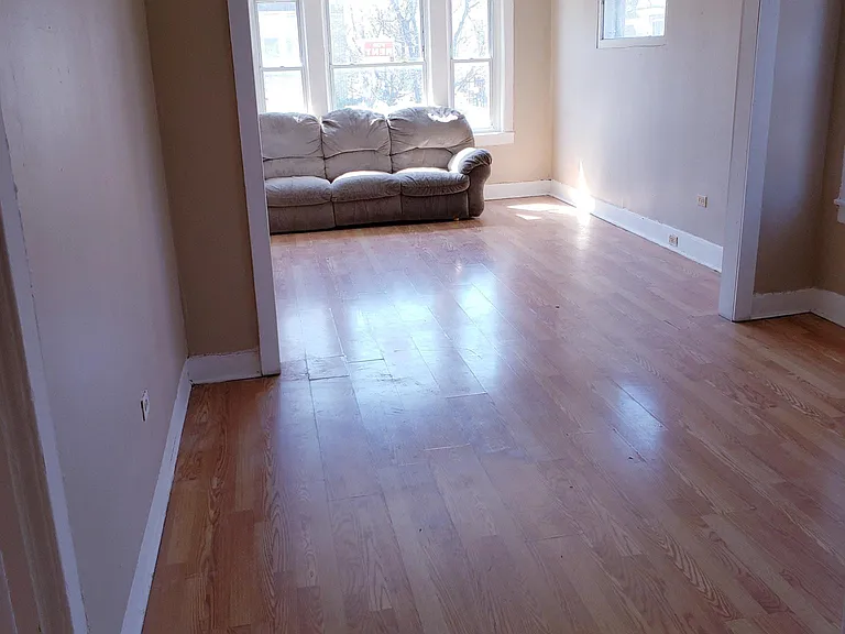 4133 S Albany Ave — Photo 6