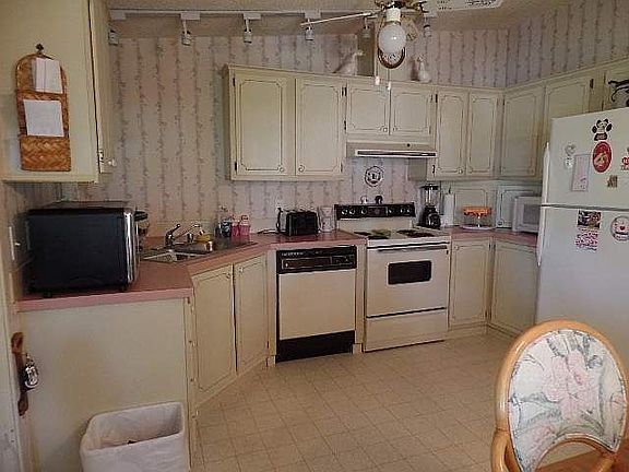 3rd image of 540 Ne 65th Avenue