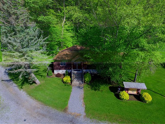 2nd image of 62-64 Emerald Isle Ln