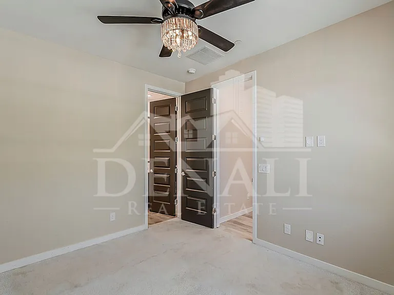 4704 S Glacier — Photo 14