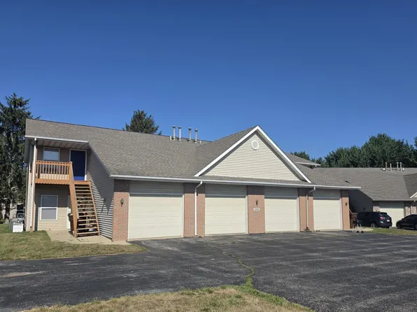 4968 Pine Meadow Pkwy, Loves Park, IL 61111