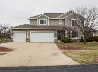 7874 Golf Point Dr SE, Caledonia, MI