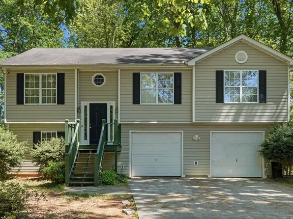 4176 Heatherstone Dr, Gillsville, GA 30543