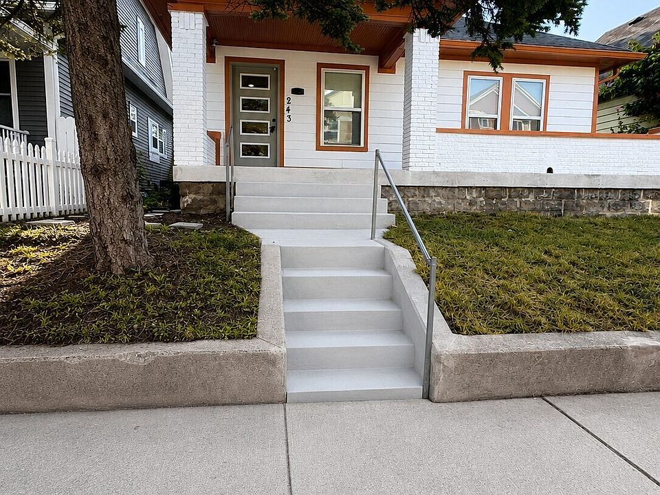 1st image of 243 Hendricks Pl