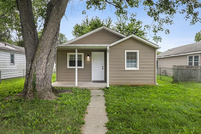 2207 S Delawanda Ave