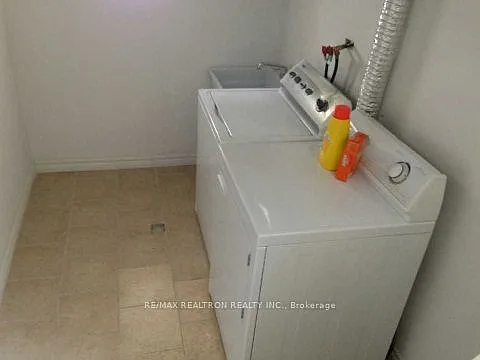 58 Finch Ave E #LOWER — Photo 7