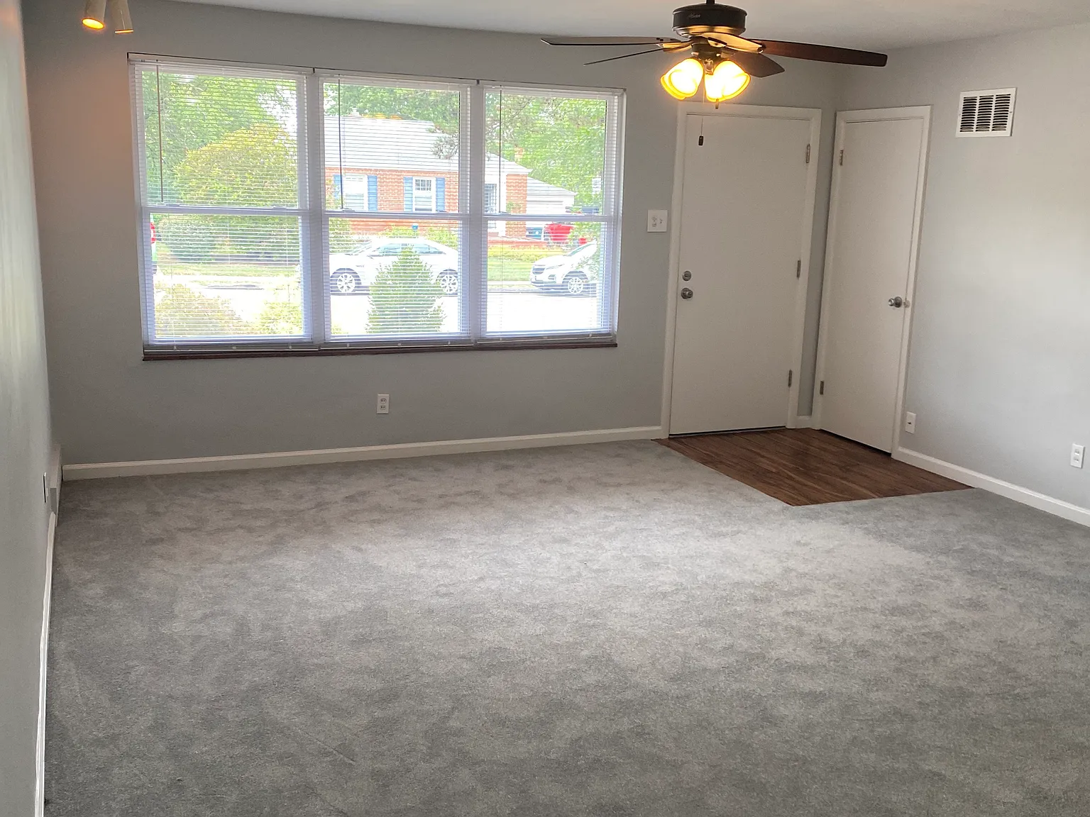1112 N Geyer Rd — Photo 3