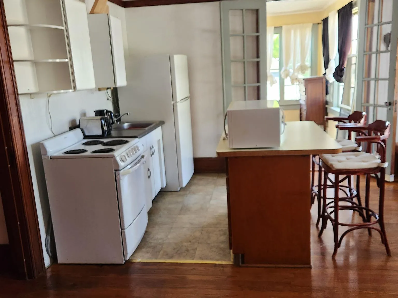 420 Sumner St — Photo 2