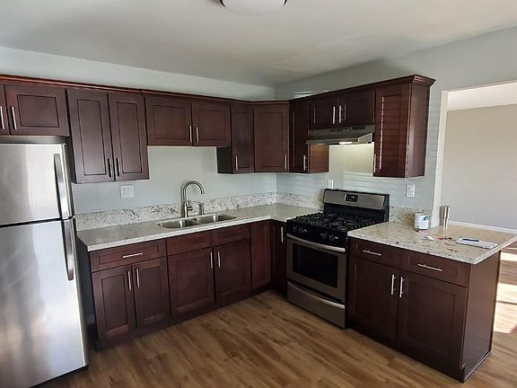 4th image of 4908 67th St #A