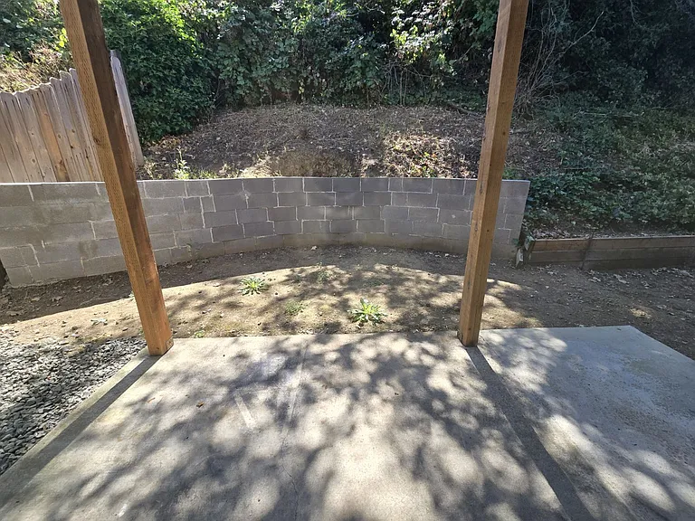 1011 SE Cobb St #5 — Photo 12